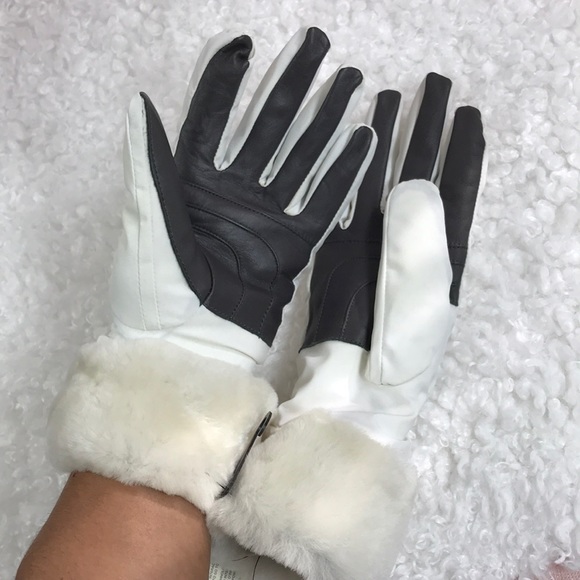 UGG Genuine Dyed Shearling Trim Tech Gloves - Picture 3 of 7